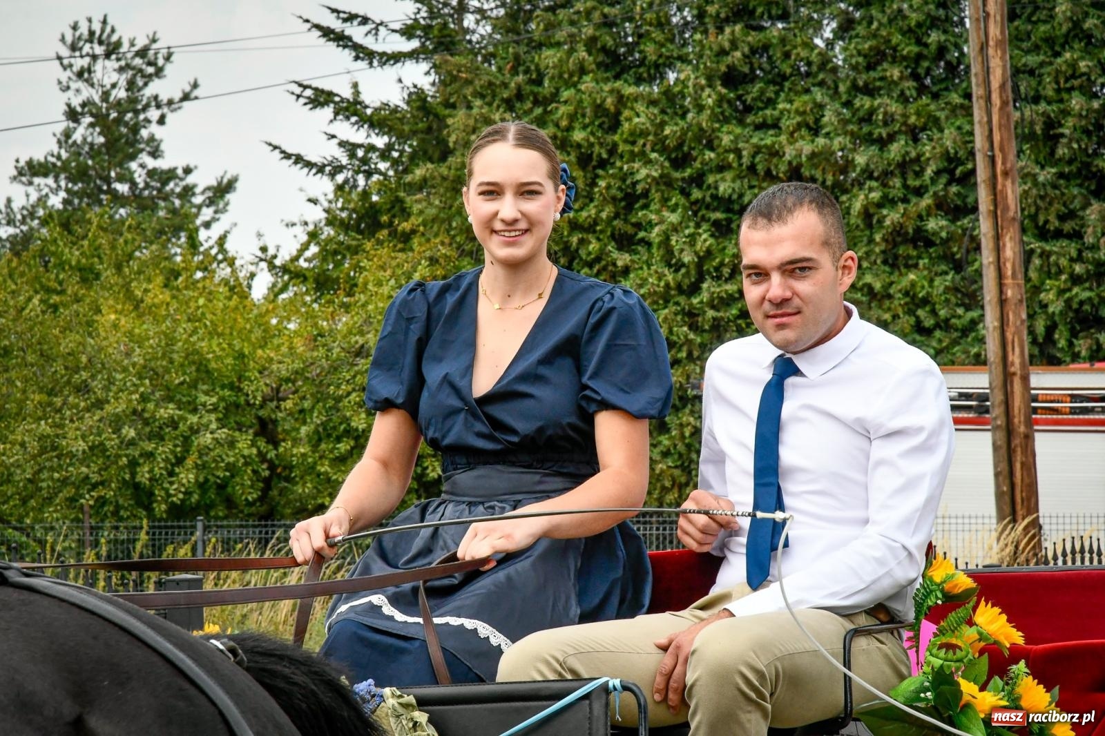 Zdjęcie w galerii na portalu naszraciborz.pl: Tradycyjne Święto Plonów w Borucinie: Barwny korowód i wspólne świętowanie mieszkańców wiadomości z regionu