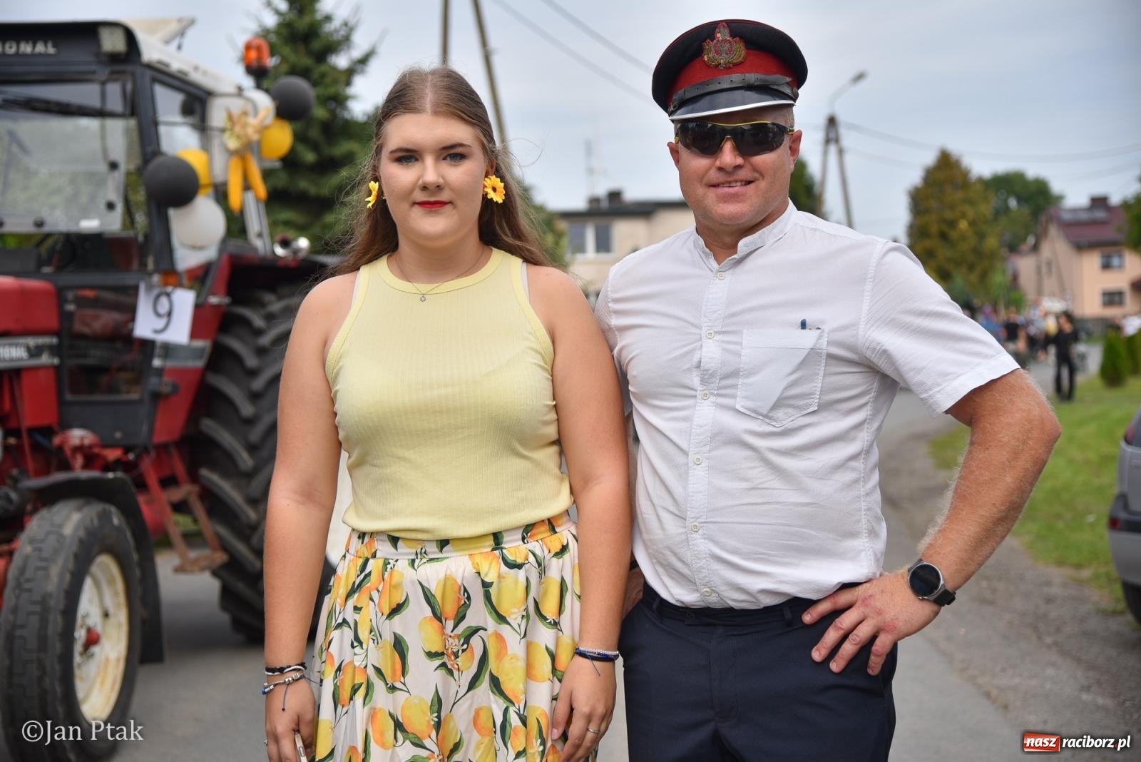 Zdjęcie w galerii na portalu naszraciborz.pl: Dożynki w Gamowie: korowód pokazał potęgę mechanizacji rolnictwa wiadomości z regionu