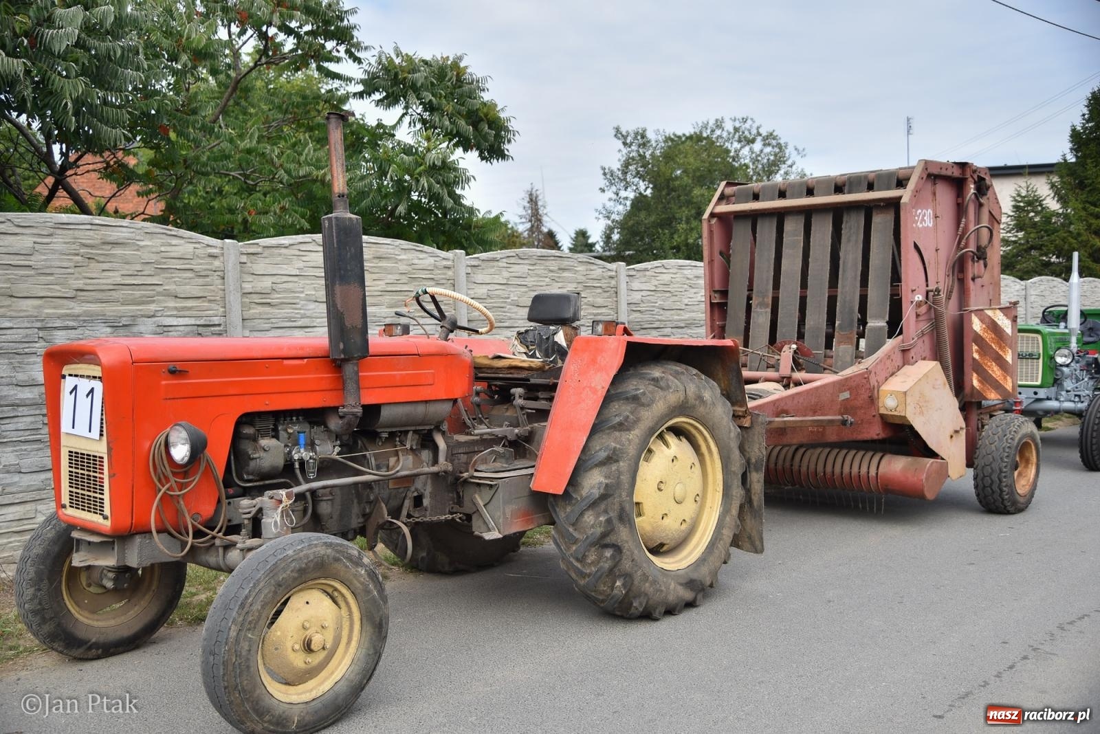 Zdjęcie w galerii na portalu naszraciborz.pl: Dożynki w Gamowie: korowód pokazał potęgę mechanizacji rolnictwa wiadomości z regionu