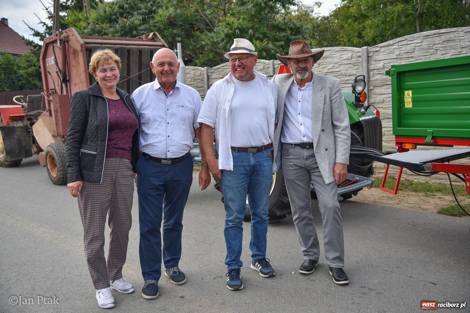 Zdjęcie w galerii na portalu naszraciborz.pl: Dożynki w Gamowie: korowód pokazał potęgę mechanizacji rolnictwa wiadomości z regionu