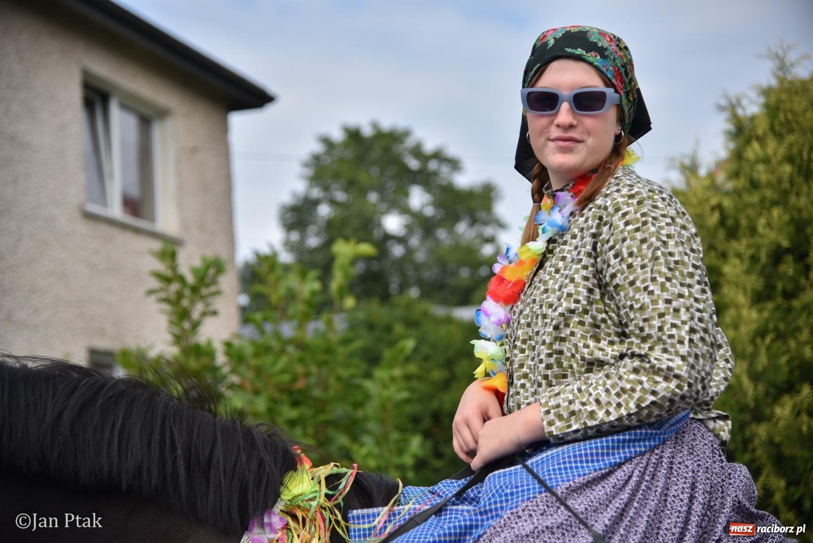 Zdjęcie w galerii na portalu naszraciborz.pl: Dożynki w Gamowie: korowód pokazał potęgę mechanizacji rolnictwa wiadomości z regionu