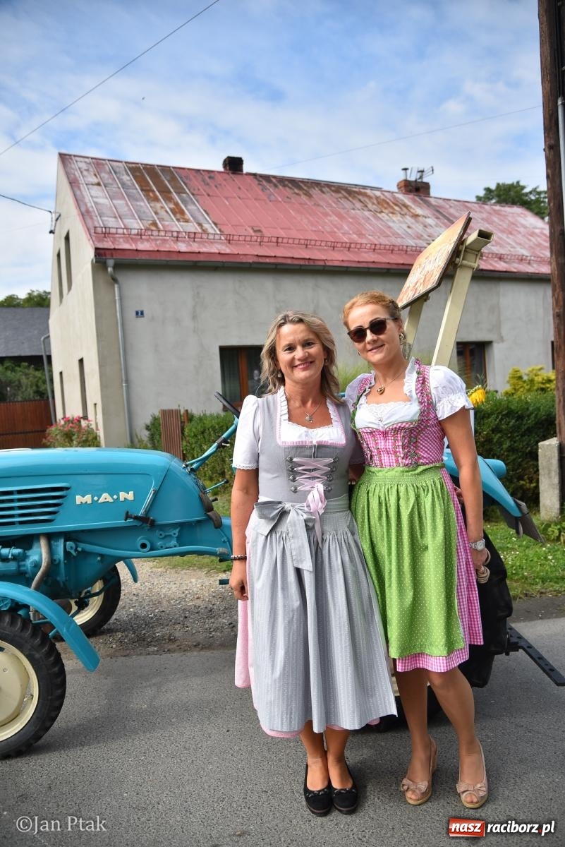 Zdjęcie w galerii na portalu naszraciborz.pl: Dożynki w Gamowie: korowód pokazał potęgę mechanizacji rolnictwa wiadomości z regionu