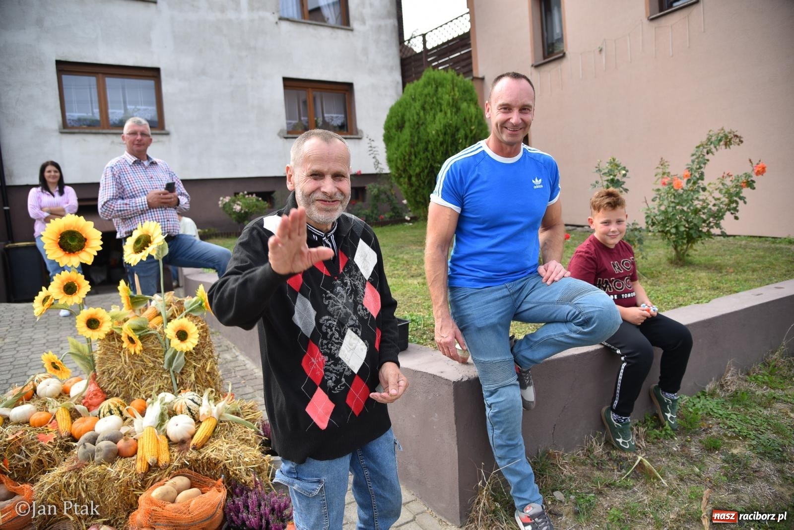 Zdjęcie w galerii na portalu naszraciborz.pl: Dożynki w Gamowie: korowód pokazał potęgę mechanizacji rolnictwa wiadomości z regionu