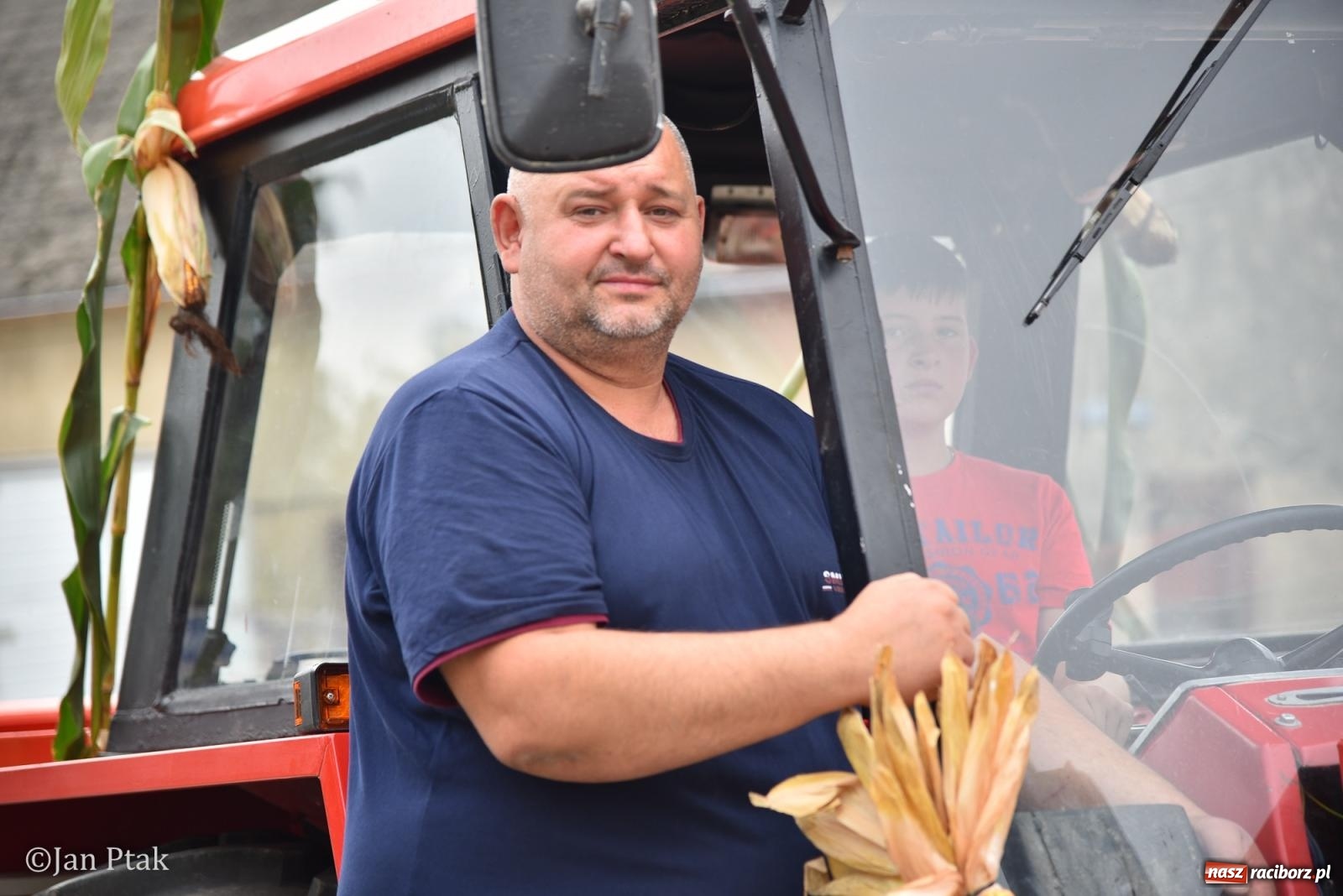 Zdjęcie w galerii na portalu naszraciborz.pl: Dożynki w Gamowie: korowód pokazał potęgę mechanizacji rolnictwa wiadomości z regionu