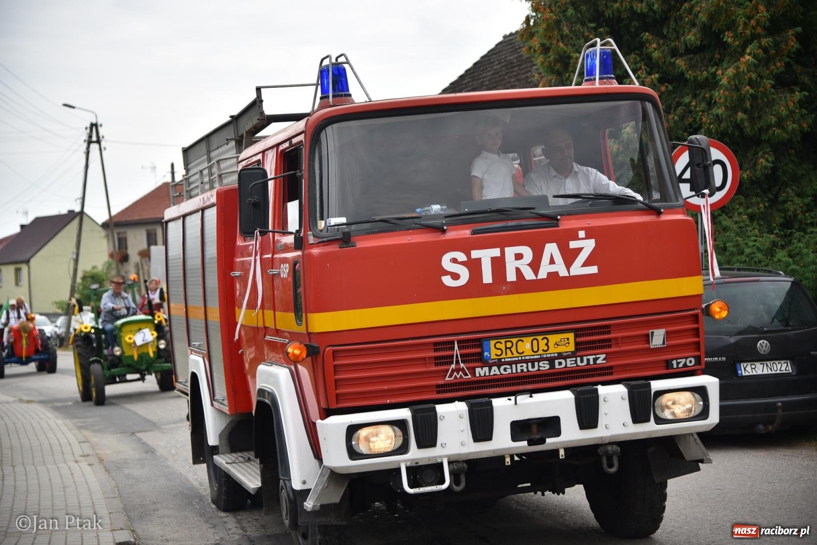 Zdjęcie w galerii na portalu naszraciborz.pl: Dożynki w Gamowie: korowód pokazał potęgę mechanizacji rolnictwa wiadomości z regionu