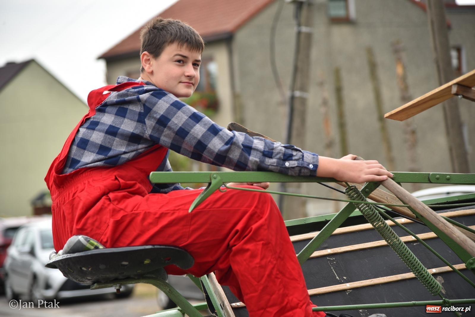 Zdjęcie w galerii na portalu naszraciborz.pl: Dożynki w Gamowie: korowód pokazał potęgę mechanizacji rolnictwa wiadomości z regionu