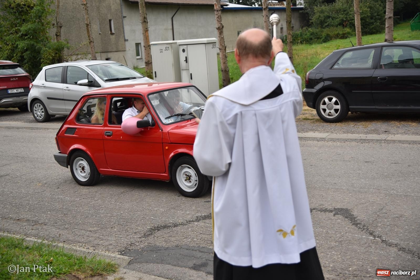 Zdjęcie w galerii na portalu naszraciborz.pl: Dożynki w Gamowie: korowód pokazał potęgę mechanizacji rolnictwa wiadomości z regionu