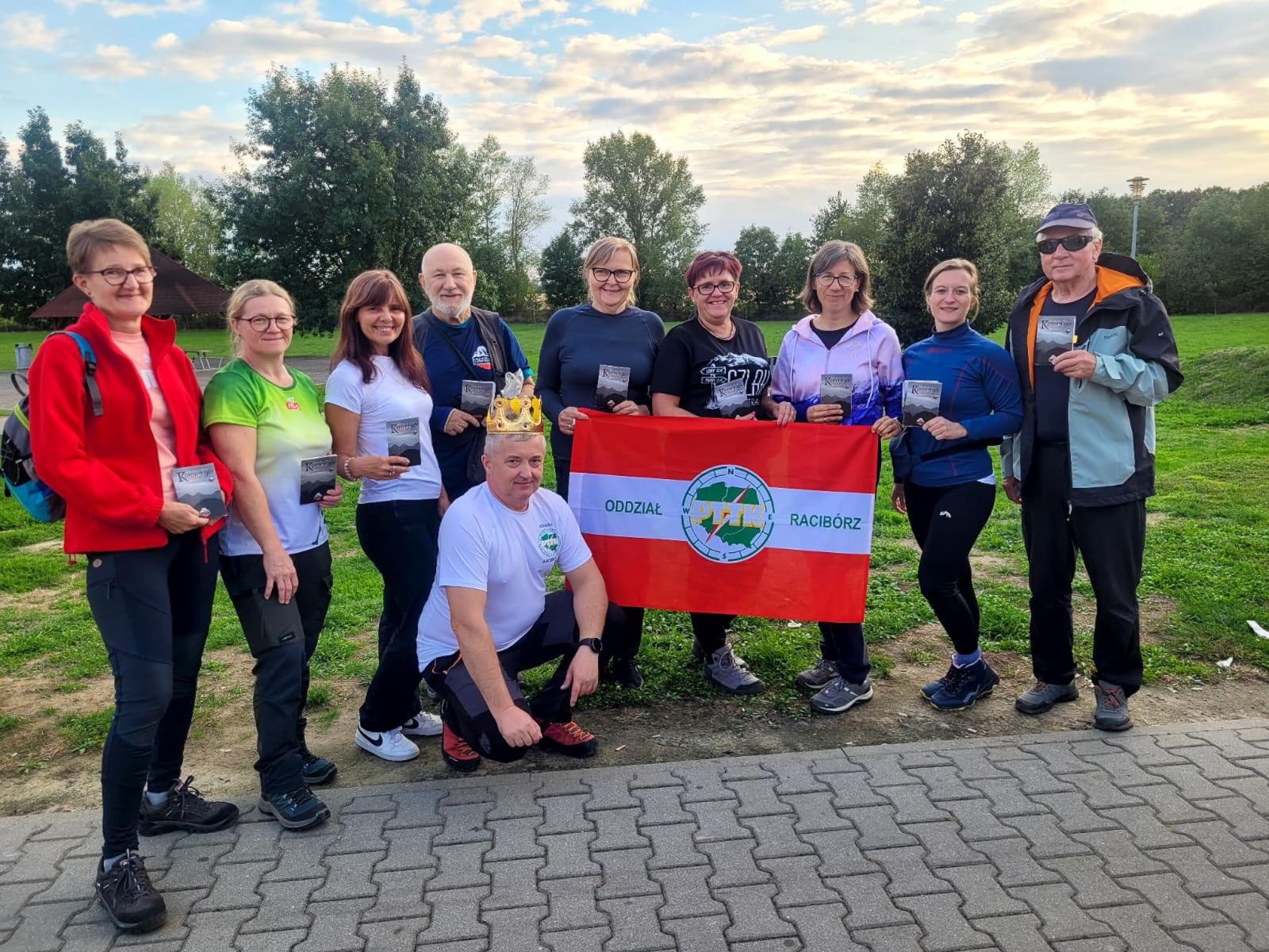 Zdjęcie w galerii na portalu naszraciborz.pl: Skalnik zdobyty. Górska wyprawa raciborskiego PTTK podsumowała trzeci cykl Korony Gór Polski wiadomości z regionu