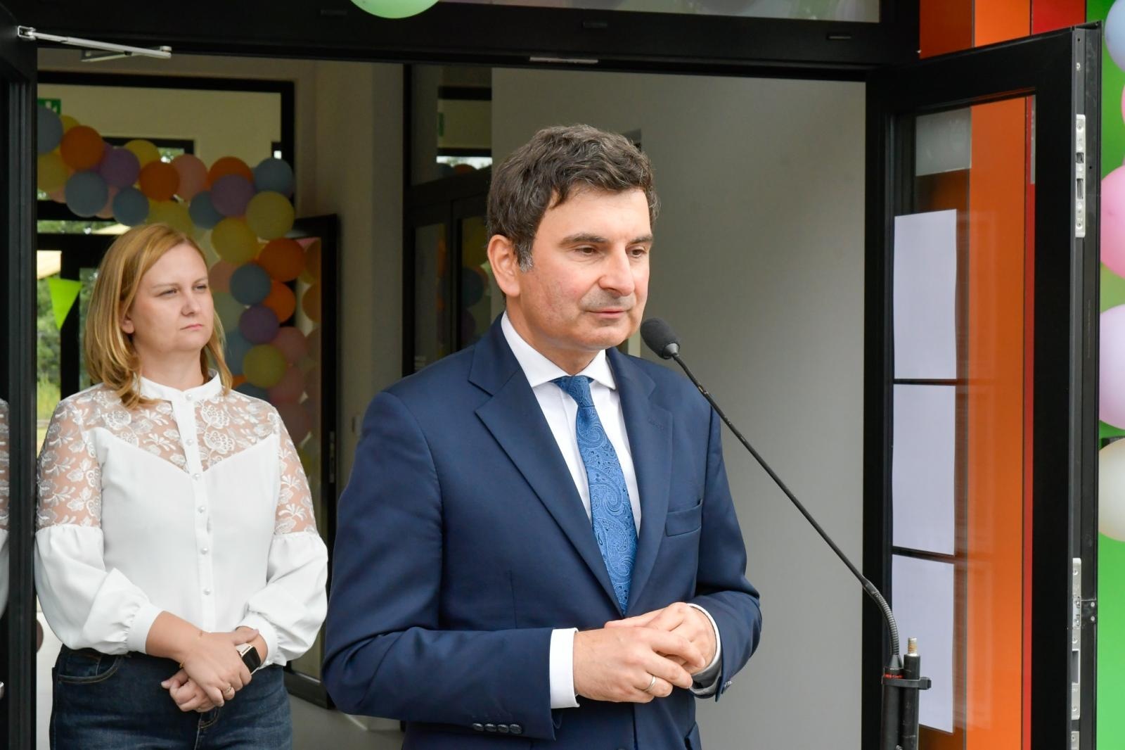 Zdjęcie w galerii na portalu naszraciborz.pl: Pierwszy żłobek w Pietrowicach Wielkich oficjalnie otwarty. Ma służyć rodzinom i wspierać ich rozwój wiadomości z regionu