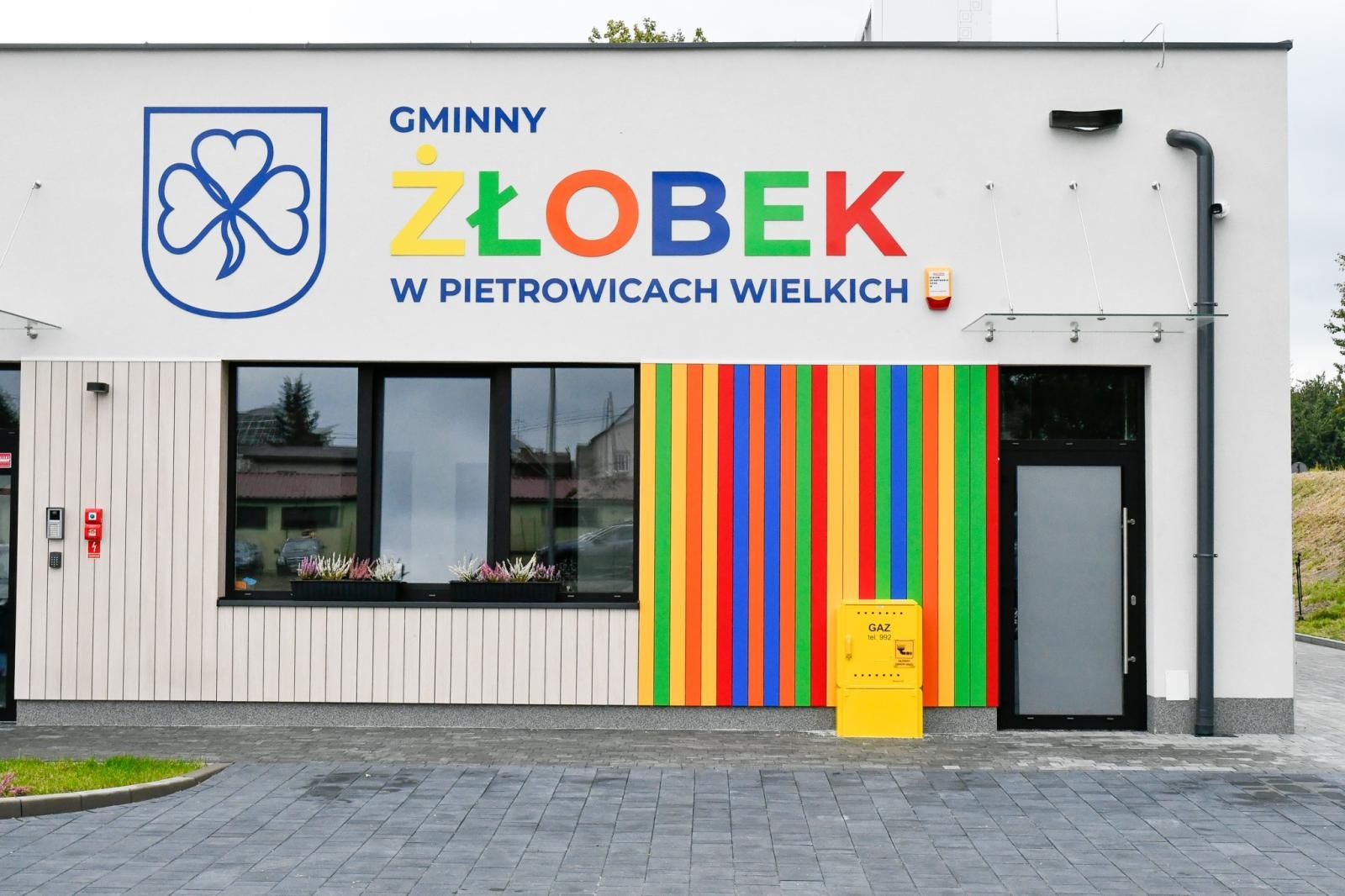 Zdjęcie w galerii na portalu naszraciborz.pl: Pierwszy żłobek w Pietrowicach Wielkich oficjalnie otwarty. Ma służyć rodzinom i wspierać ich rozwój wiadomości z regionu