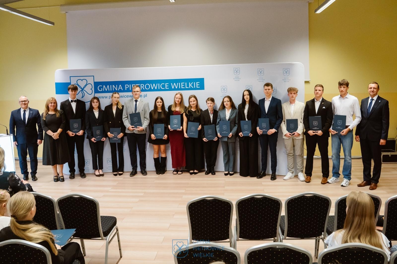 Zdjęcie w galerii na portalu naszraciborz.pl: Najlepsi z najlepszych. Nagrody Wójta Gminy Pietrowice Wielkie dla uczniów i sportowców [FOTO wiadomości z regionu