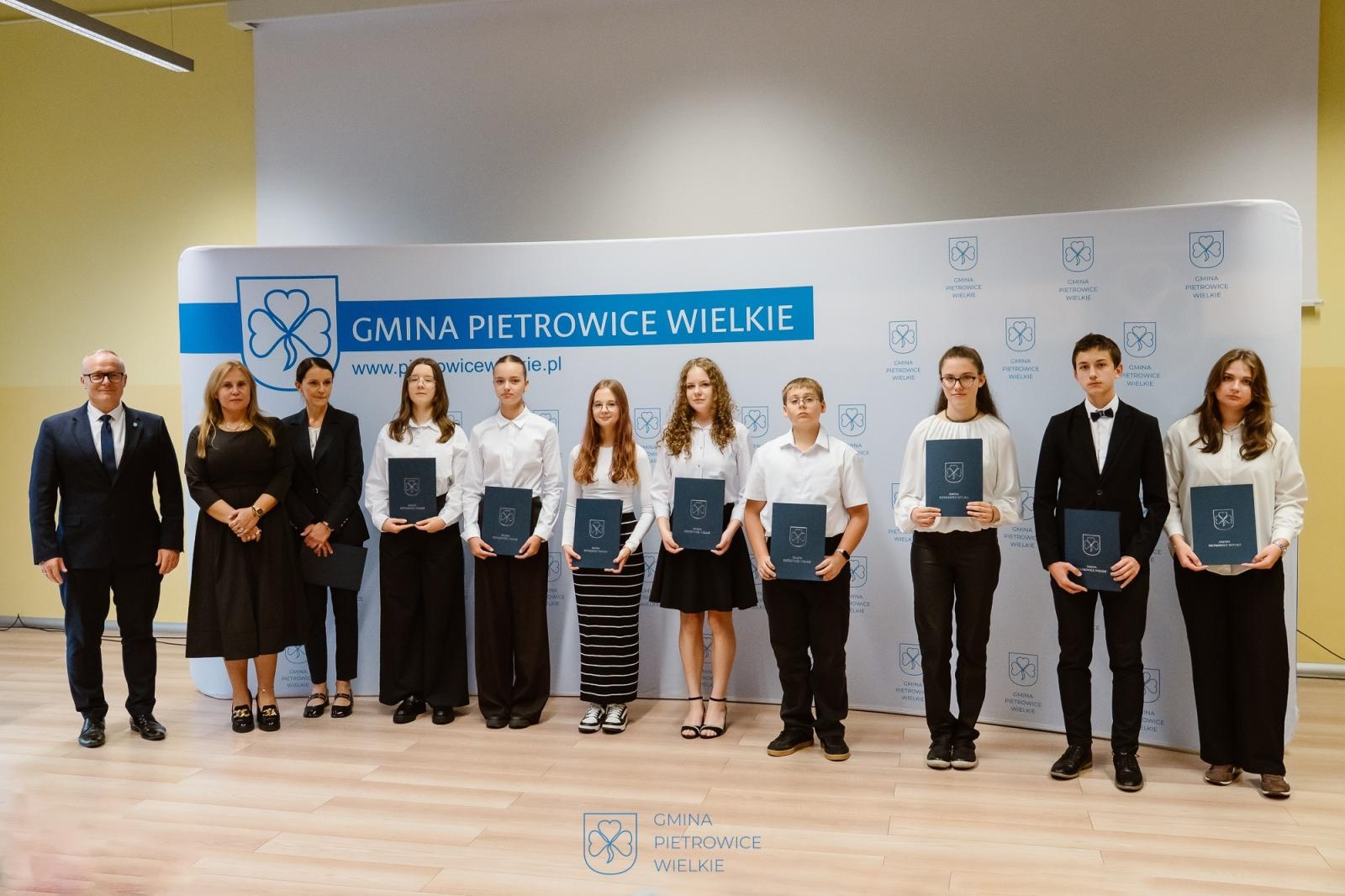 Zdjęcie w galerii na portalu naszraciborz.pl: Najlepsi z najlepszych. Nagrody Wójta Gminy Pietrowice Wielkie dla uczniów i sportowców [FOTO wiadomości z regionu