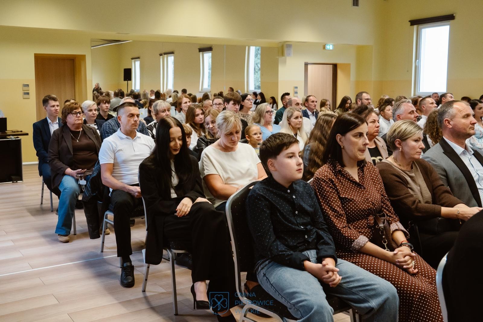Zdjęcie w galerii na portalu naszraciborz.pl: Najlepsi z najlepszych. Nagrody Wójta Gminy Pietrowice Wielkie dla uczniów i sportowców [FOTO wiadomości z regionu