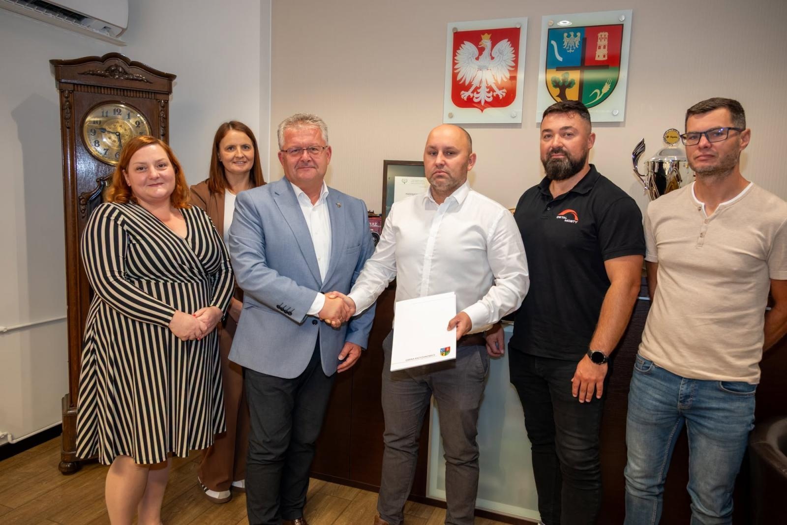 Zdjęcie w galerii na portalu naszraciborz.pl: Most graniczny Chałupki–Bogumin zostanie wyremontowany. Podpisano umowę wiadomości z regionu