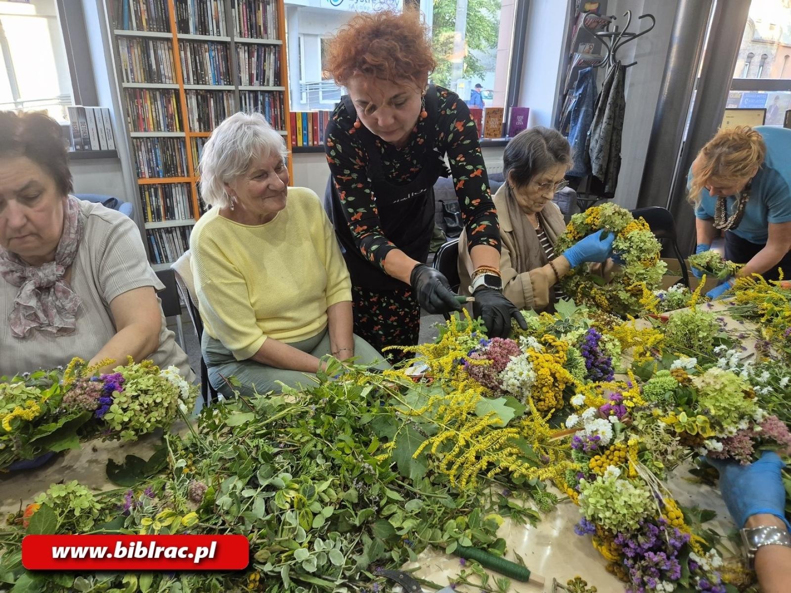 Zdjęcie w galerii na portalu naszraciborz.pl: Jesienne kompozycje w Bibliotece na Ostrogu wiadomości z regionu