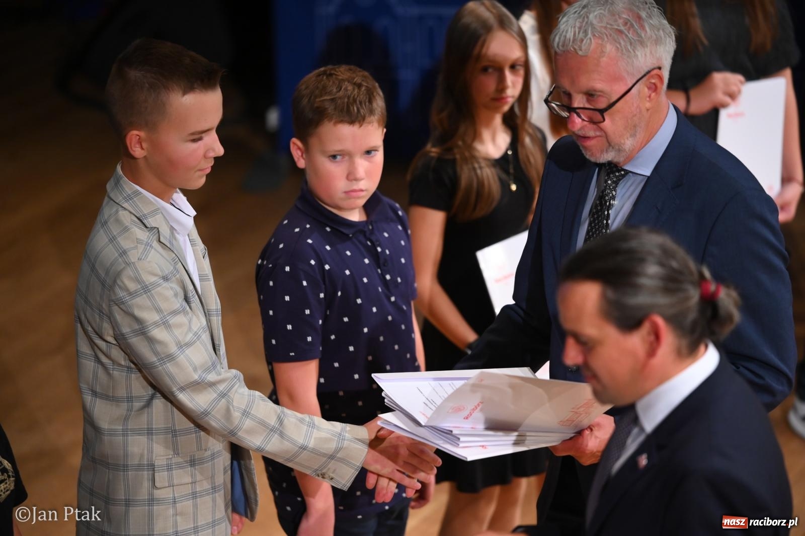 Zdjęcie w galerii na portalu naszraciborz.pl: Raciborscy stypendyści uhonorowani w Raciborskim Centrum Kultury wiadomości z regionu