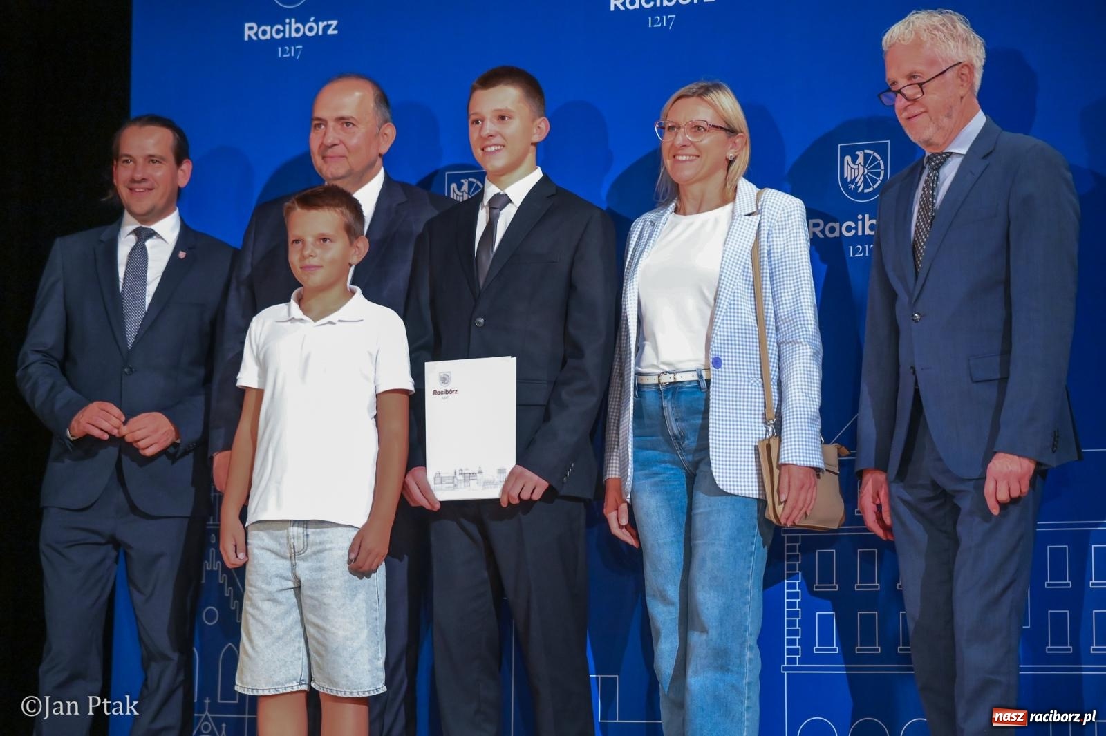 Zdjęcie w galerii na portalu naszraciborz.pl: Raciborscy stypendyści uhonorowani w Raciborskim Centrum Kultury wiadomości z regionu