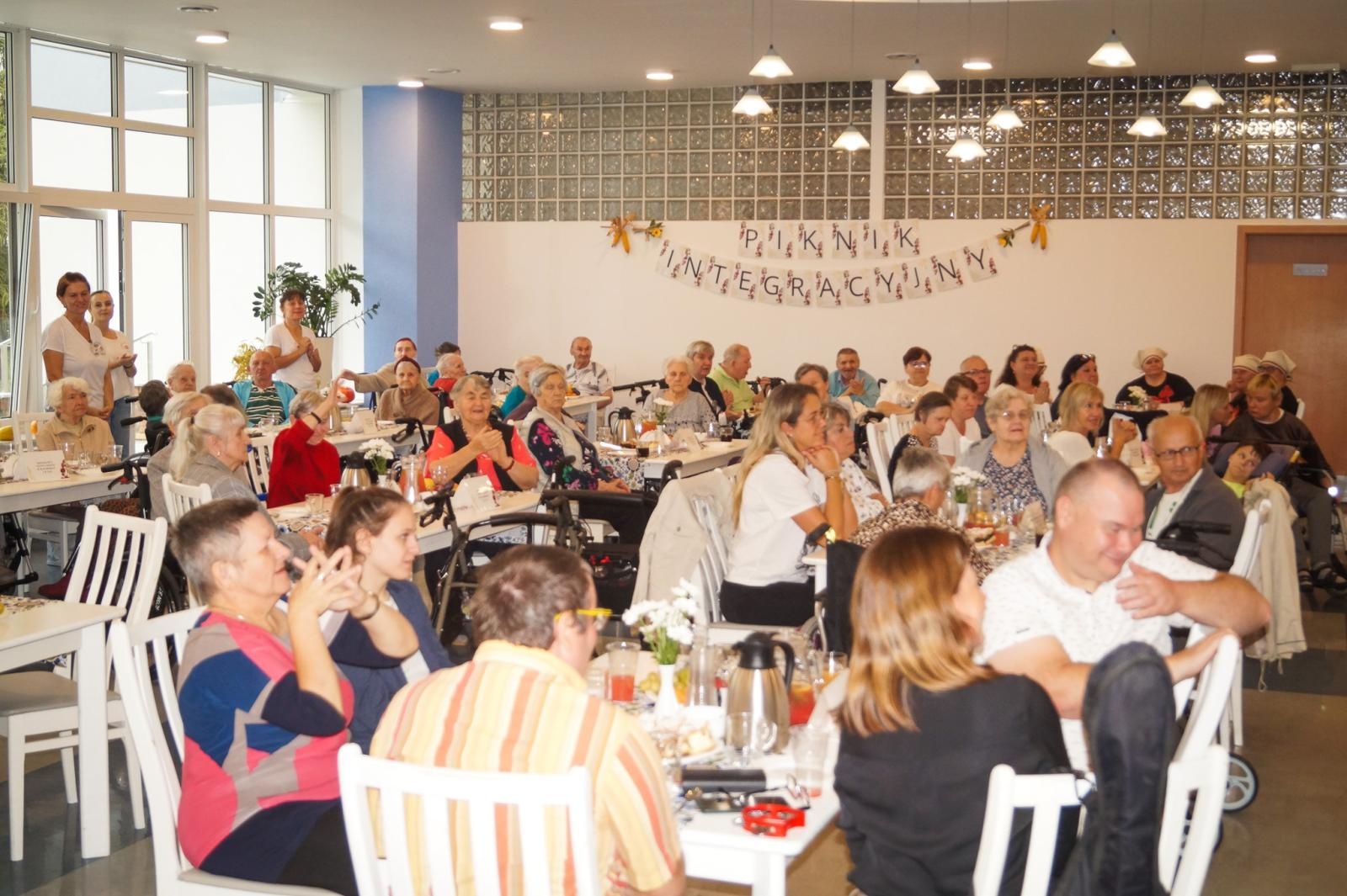 Zdjęcie w galerii na portalu naszraciborz.pl: Piknik Integracyjny w DPS Złota Jesień w Raciborzu [FOTO] wiadomości z regionu