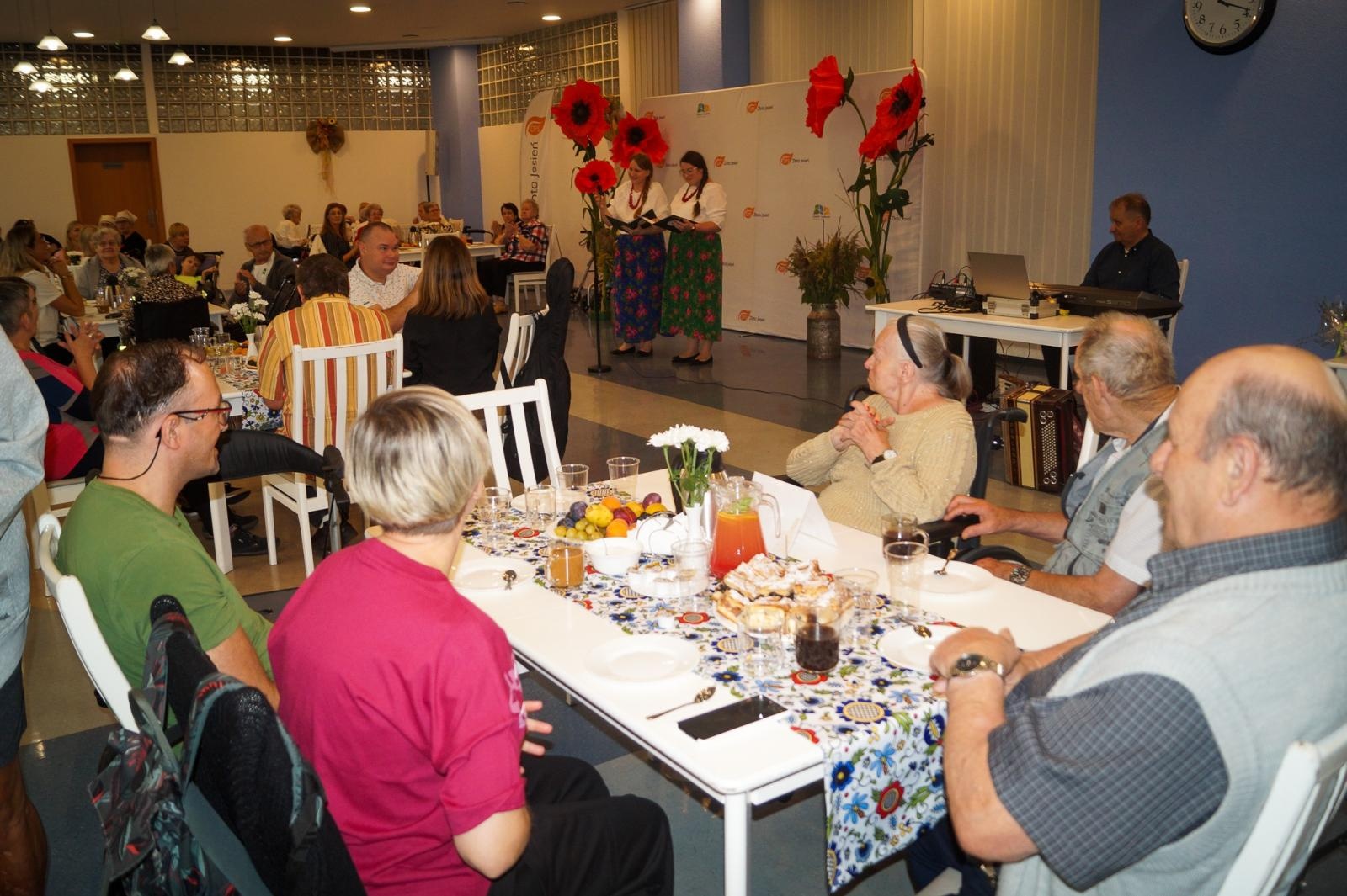 Zdjęcie w galerii na portalu naszraciborz.pl: Piknik Integracyjny w DPS Złota Jesień w Raciborzu [FOTO] wiadomości z regionu