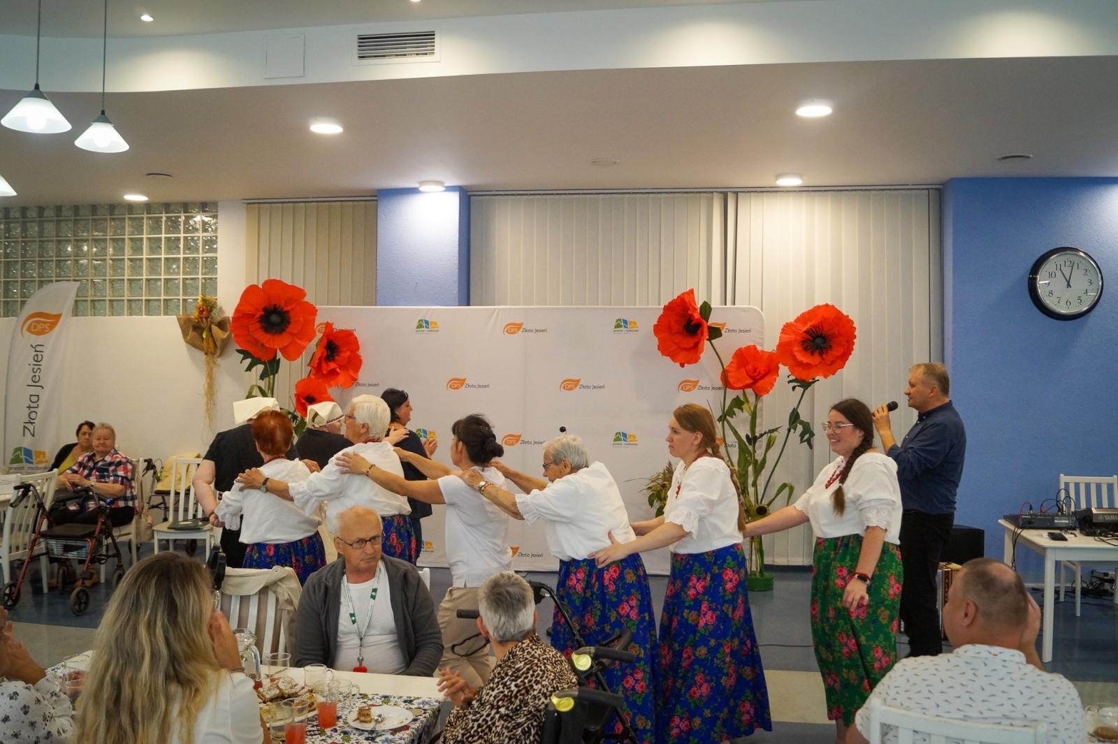 Zdjęcie w galerii na portalu naszraciborz.pl: Piknik Integracyjny w DPS Złota Jesień w Raciborzu [FOTO] wiadomości z regionu