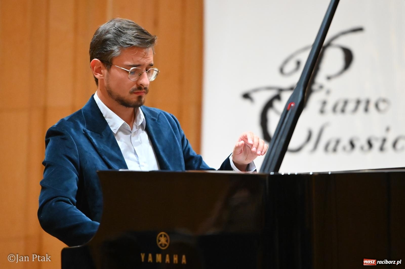 Zdjęcie w galerii na portalu naszraciborz.pl: Luca Faldelli zagrał recital fortepianowy w Raciborzu wiadomości z regionu