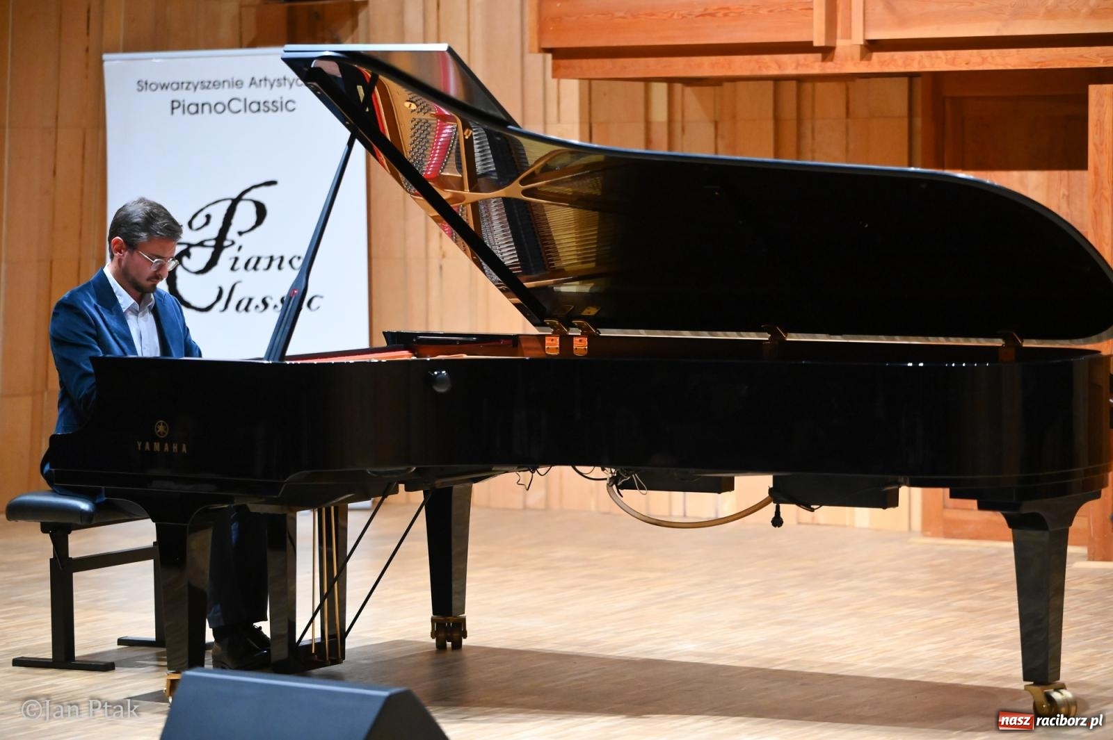Zdjęcie w galerii na portalu naszraciborz.pl: Luca Faldelli zagrał recital fortepianowy w Raciborzu wiadomości z regionu