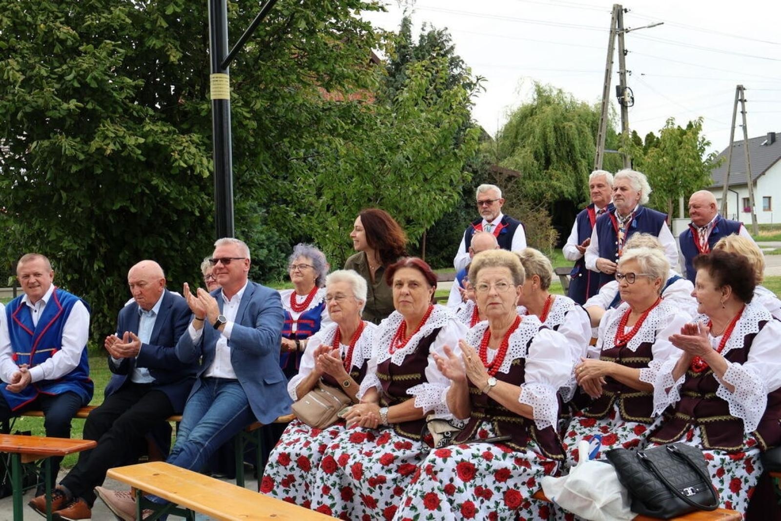 Zdjęcie w galerii na portalu naszraciborz.pl: Nowa muszla koncertowa w Łańcach oficjalnie otwarta wiadomości z regionu