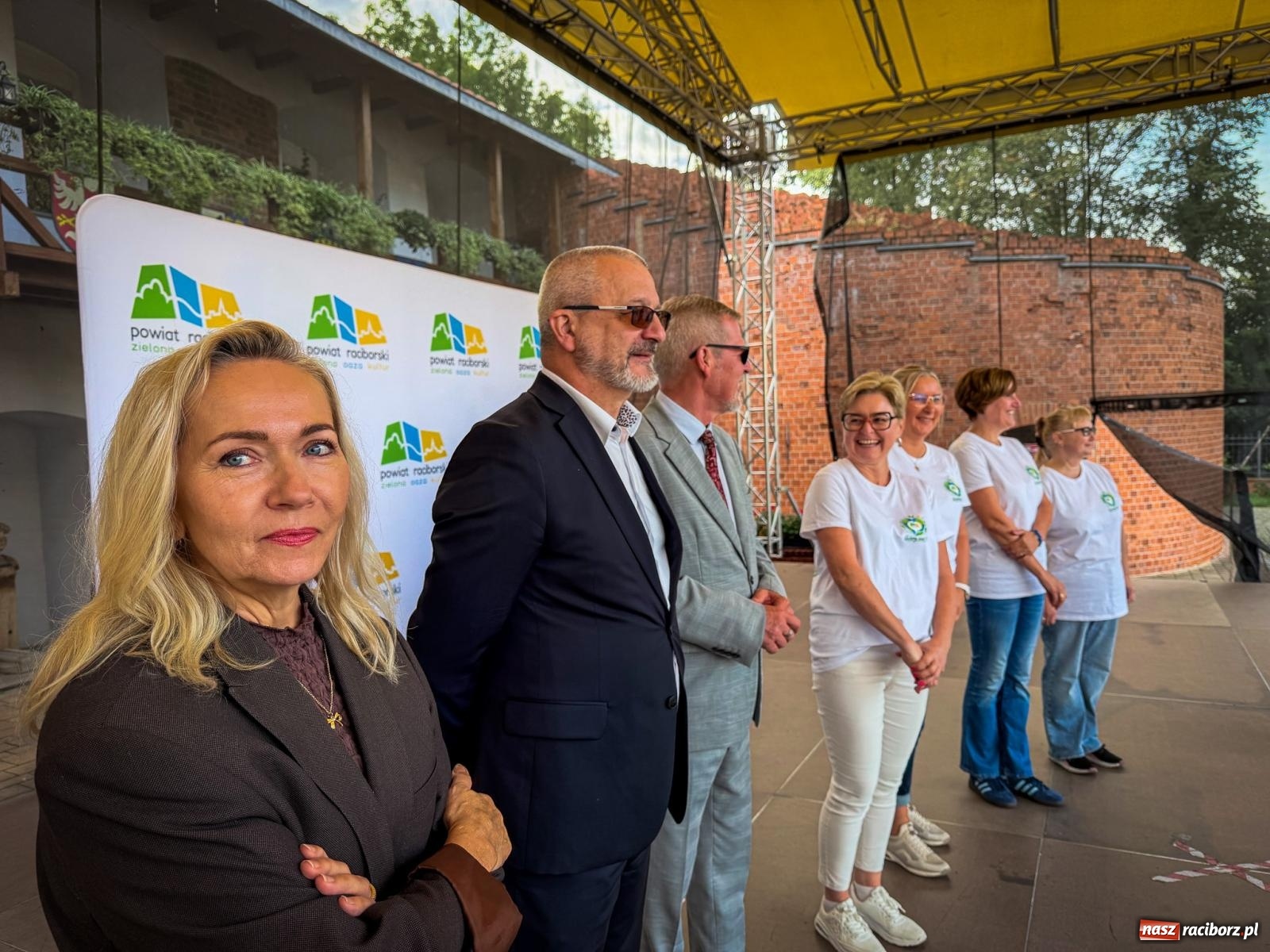 Zdjęcie w galerii na portalu naszraciborz.pl: Młodzież Powiatu Raciborskiego ruszyła sprzątać świat [FOTO i WIDEO] wiadomości z regionu
