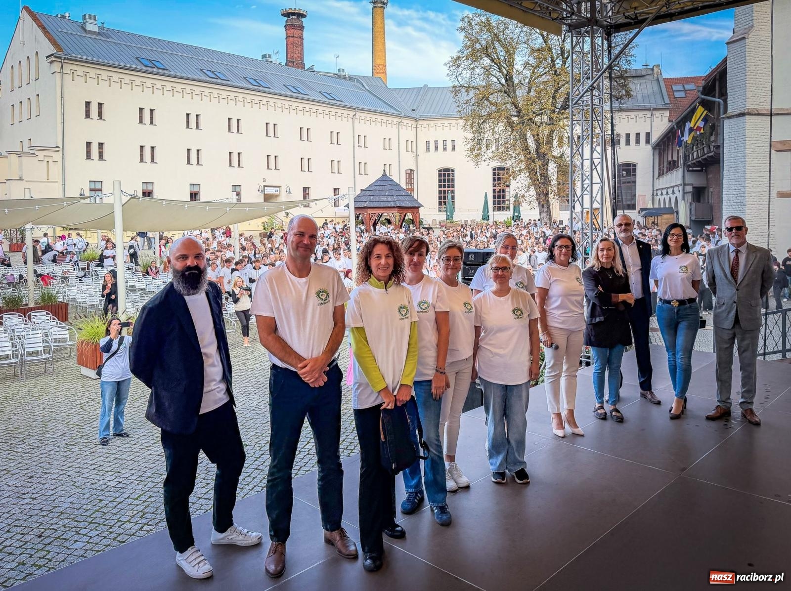 Zdjęcie w galerii na portalu naszraciborz.pl: Młodzież Powiatu Raciborskiego ruszyła sprzątać świat [FOTO i WIDEO] wiadomości z regionu