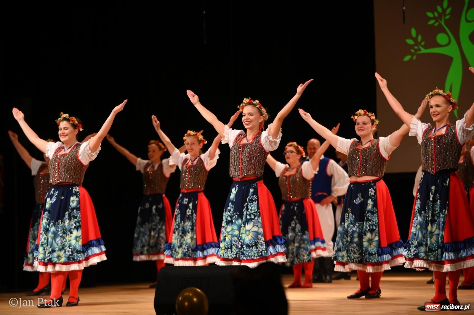 Zdjęcie w galerii na portalu naszraciborz.pl: Trzy dekady Łężczoka. Ponad trzy godziny muzyki, tańca i wspomnień [FOTO i WIDEO] wiadomości z regionu