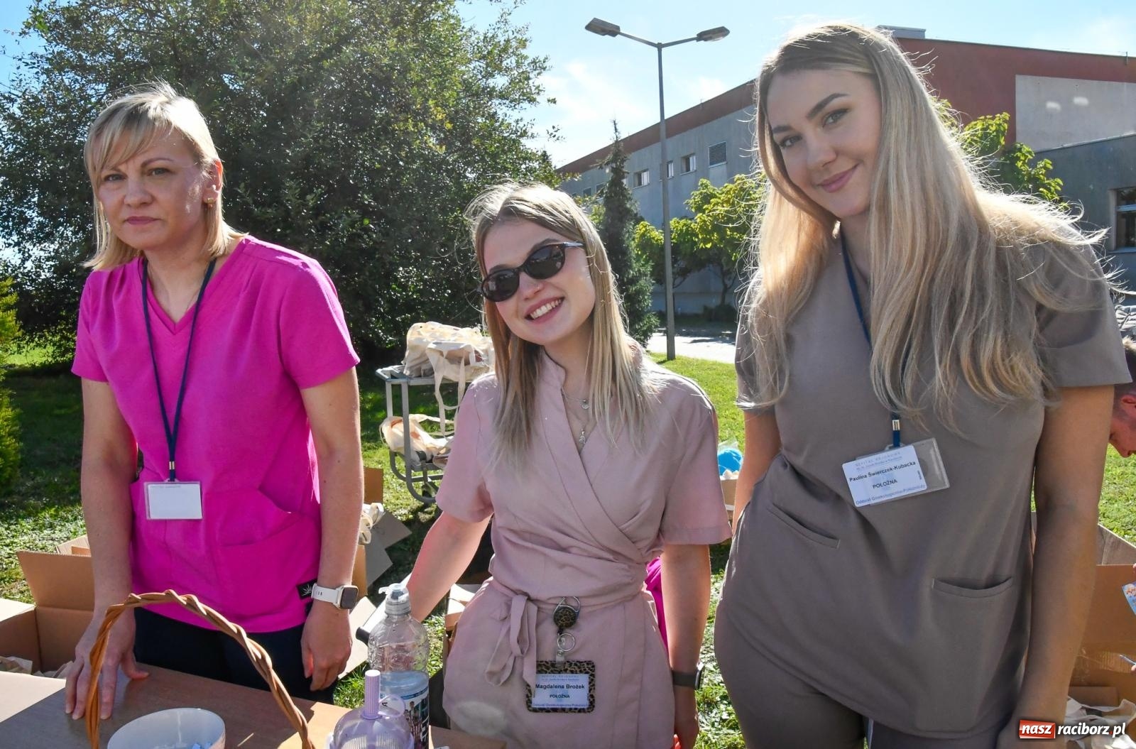 Zdjęcie w galerii na portalu naszraciborz.pl: Tłumy na dniu otwartym raciborskiej porodówki. Korytarz oddziału z trudem mieścił przyszłych rodziców wiadomości z regionu