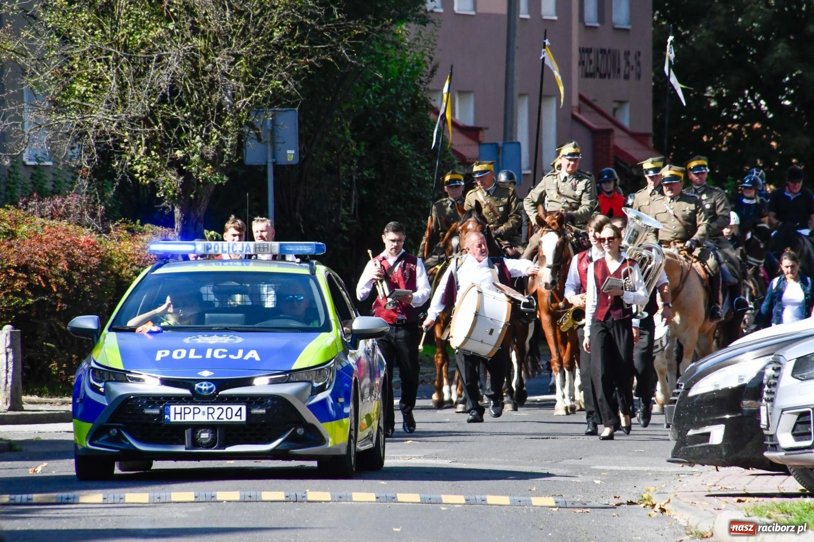 Zdjęcie w galerii na portalu naszraciborz.pl: Hubertus na Ostrogu. Konna parada przeszła ulicami Raciborza [FOTO i WIDEO] wiadomości z regionu
