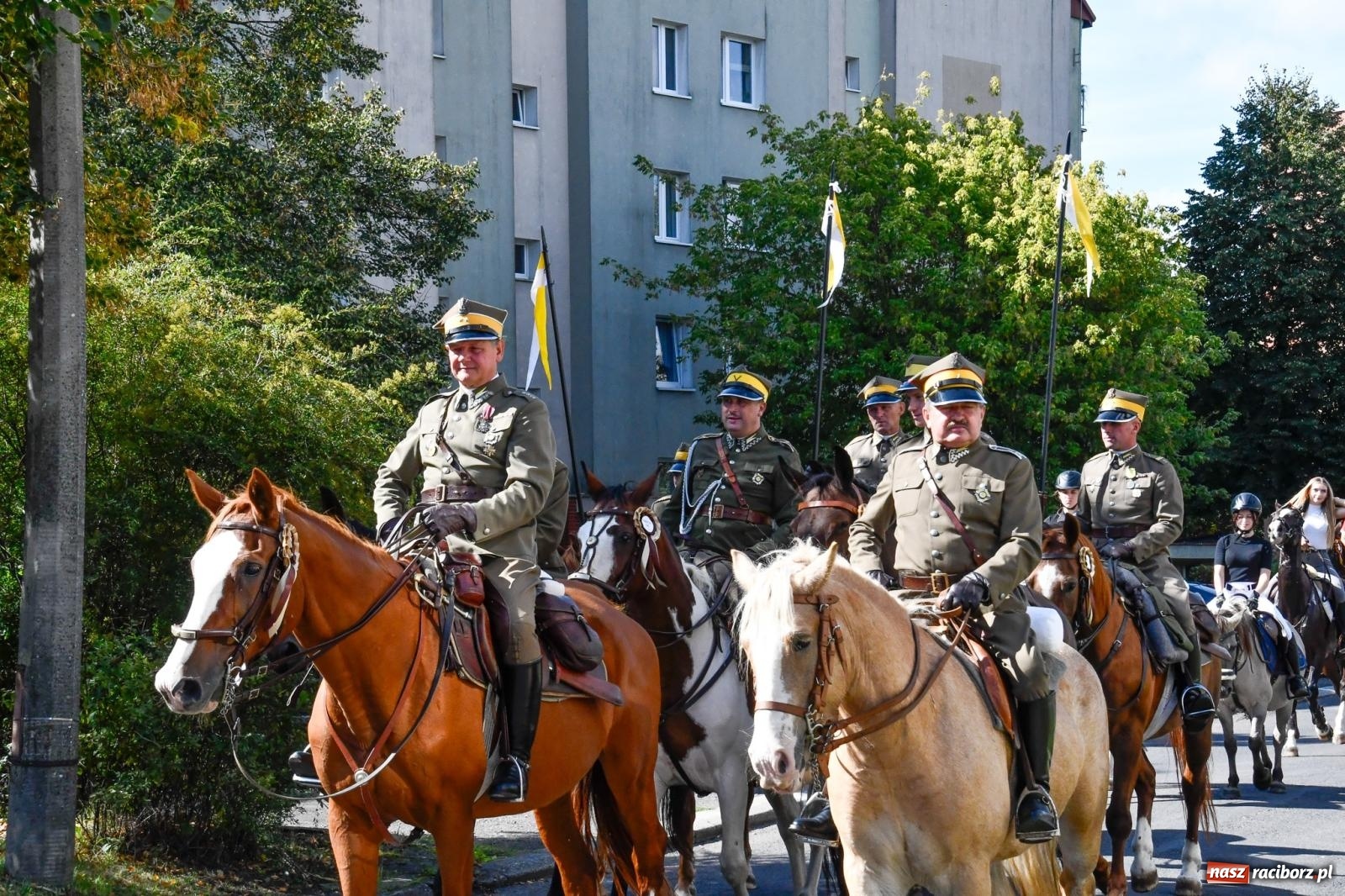 Zdjęcie w galerii na portalu naszraciborz.pl: Hubertus na Ostrogu. Konna parada przeszła ulicami Raciborza [FOTO i WIDEO] wiadomości z regionu