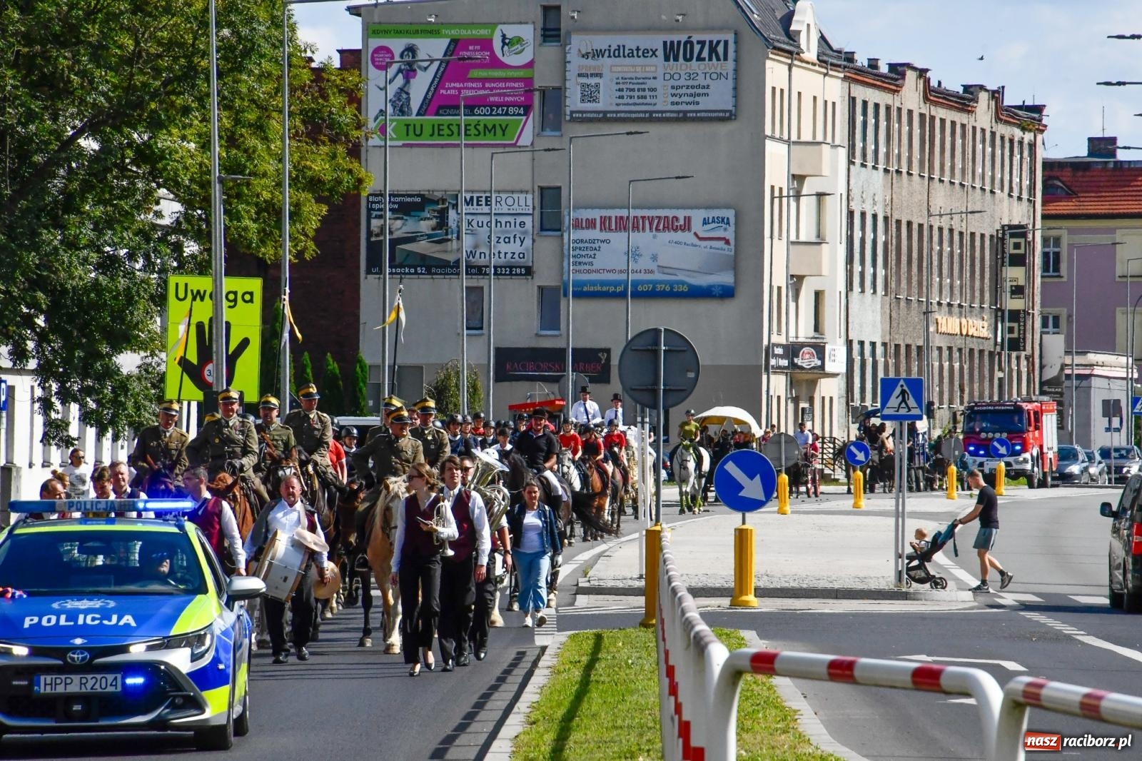 Zdjęcie w galerii na portalu naszraciborz.pl: Hubertus na Ostrogu. Konna parada przeszła ulicami Raciborza [FOTO i WIDEO] wiadomości z regionu