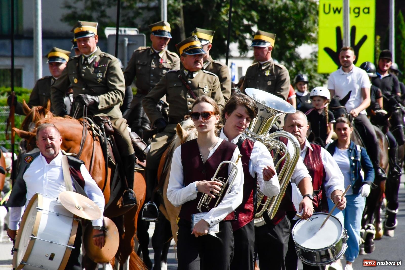 Zdjęcie w galerii na portalu naszraciborz.pl: Hubertus na Ostrogu. Konna parada przeszła ulicami Raciborza [FOTO i WIDEO] wiadomości z regionu