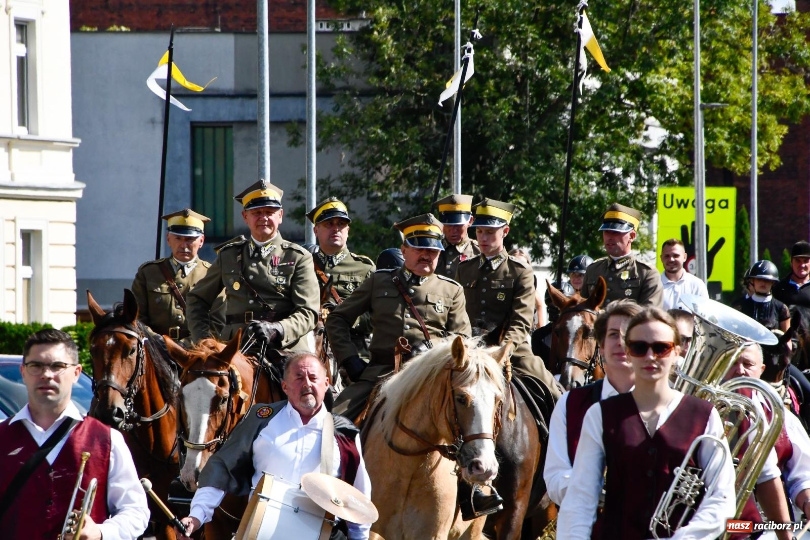 Zdjęcie w galerii na portalu naszraciborz.pl: Hubertus na Ostrogu. Konna parada przeszła ulicami Raciborza [FOTO i WIDEO] wiadomości z regionu