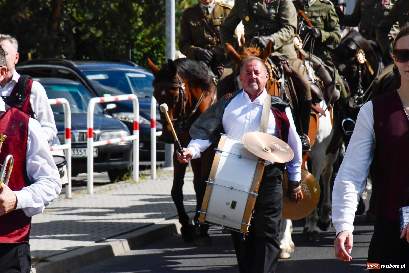 Zdjęcie w galerii na portalu naszraciborz.pl: Hubertus na Ostrogu. Konna parada przeszła ulicami Raciborza [FOTO i WIDEO] wiadomości z regionu