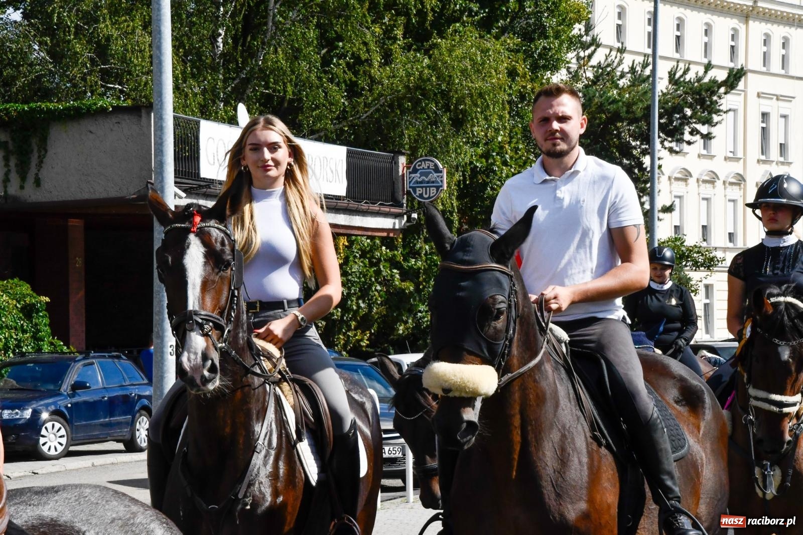 Zdjęcie w galerii na portalu naszraciborz.pl: Hubertus na Ostrogu. Konna parada przeszła ulicami Raciborza [FOTO i WIDEO] wiadomości z regionu