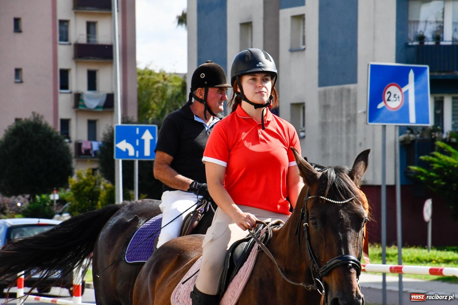Zdjęcie w galerii na portalu naszraciborz.pl: Hubertus na Ostrogu. Konna parada przeszła ulicami Raciborza [FOTO i WIDEO] wiadomości z regionu