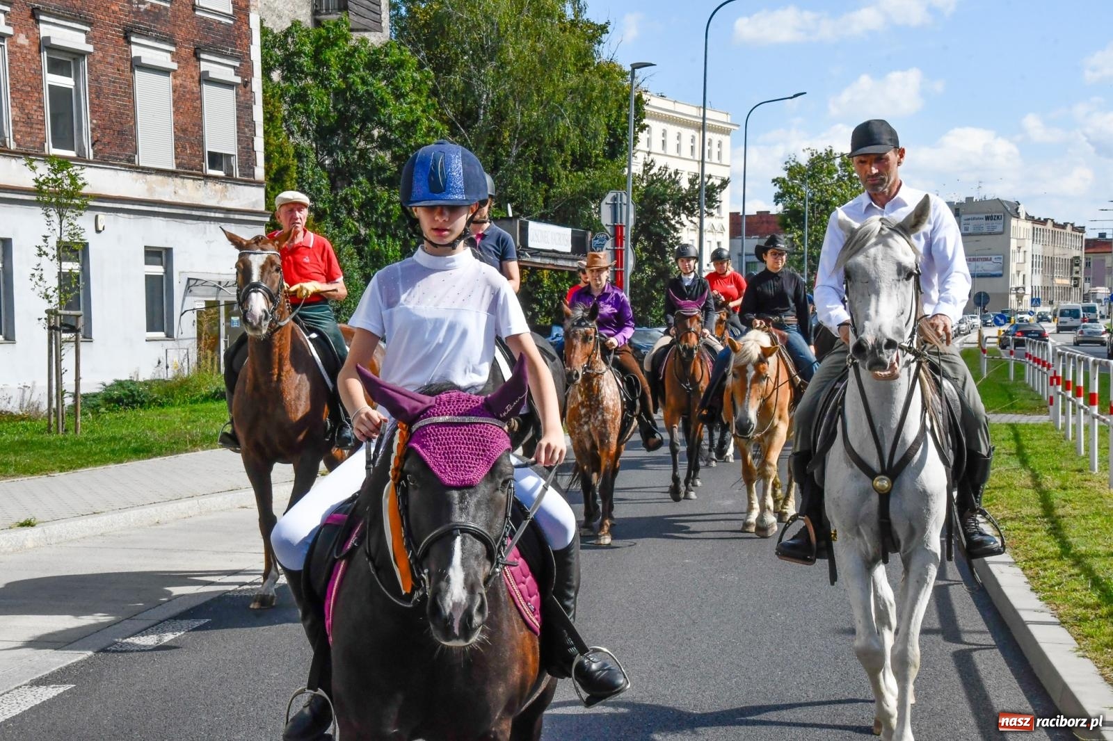 Zdjęcie w galerii na portalu naszraciborz.pl: Hubertus na Ostrogu. Konna parada przeszła ulicami Raciborza [FOTO i WIDEO] wiadomości z regionu