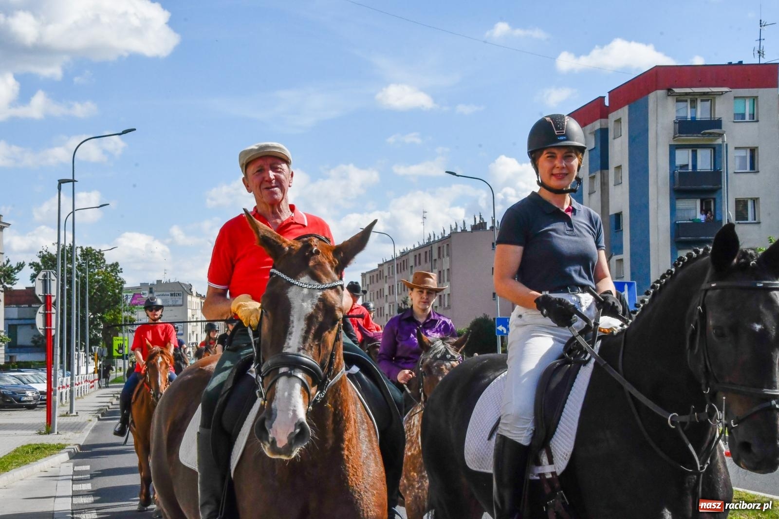 Zdjęcie w galerii na portalu naszraciborz.pl: Hubertus na Ostrogu. Konna parada przeszła ulicami Raciborza [FOTO i WIDEO] wiadomości z regionu