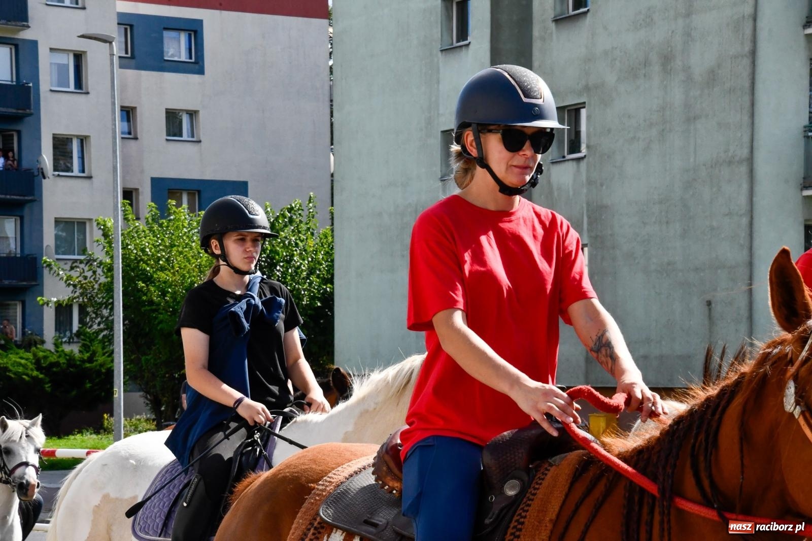 Zdjęcie w galerii na portalu naszraciborz.pl: Hubertus na Ostrogu. Konna parada przeszła ulicami Raciborza [FOTO i WIDEO] wiadomości z regionu