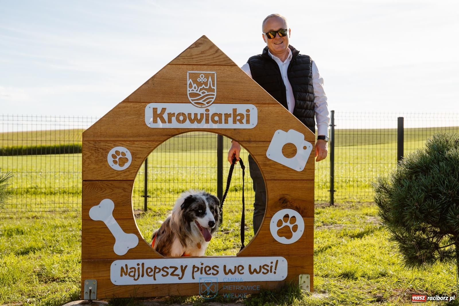 Zdjęcie w galerii na portalu naszraciborz.pl: Krowiarki z nową przestrzenią rekreacyjną. Powstał padok, plac dla psów i wiata wiadomości z regionu