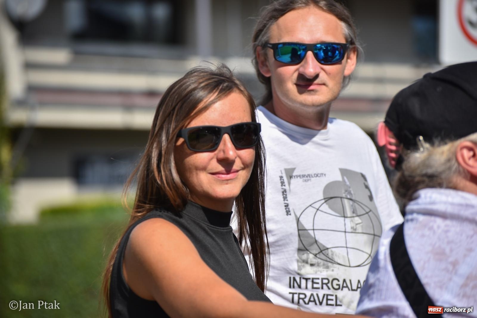 Zdjęcie w galerii na portalu naszraciborz.pl: Pogoń za lisem na Ostrogu. Tym razem kitę złapali Maria Szczyrba i Kacper Bizon wiadomości z regionu