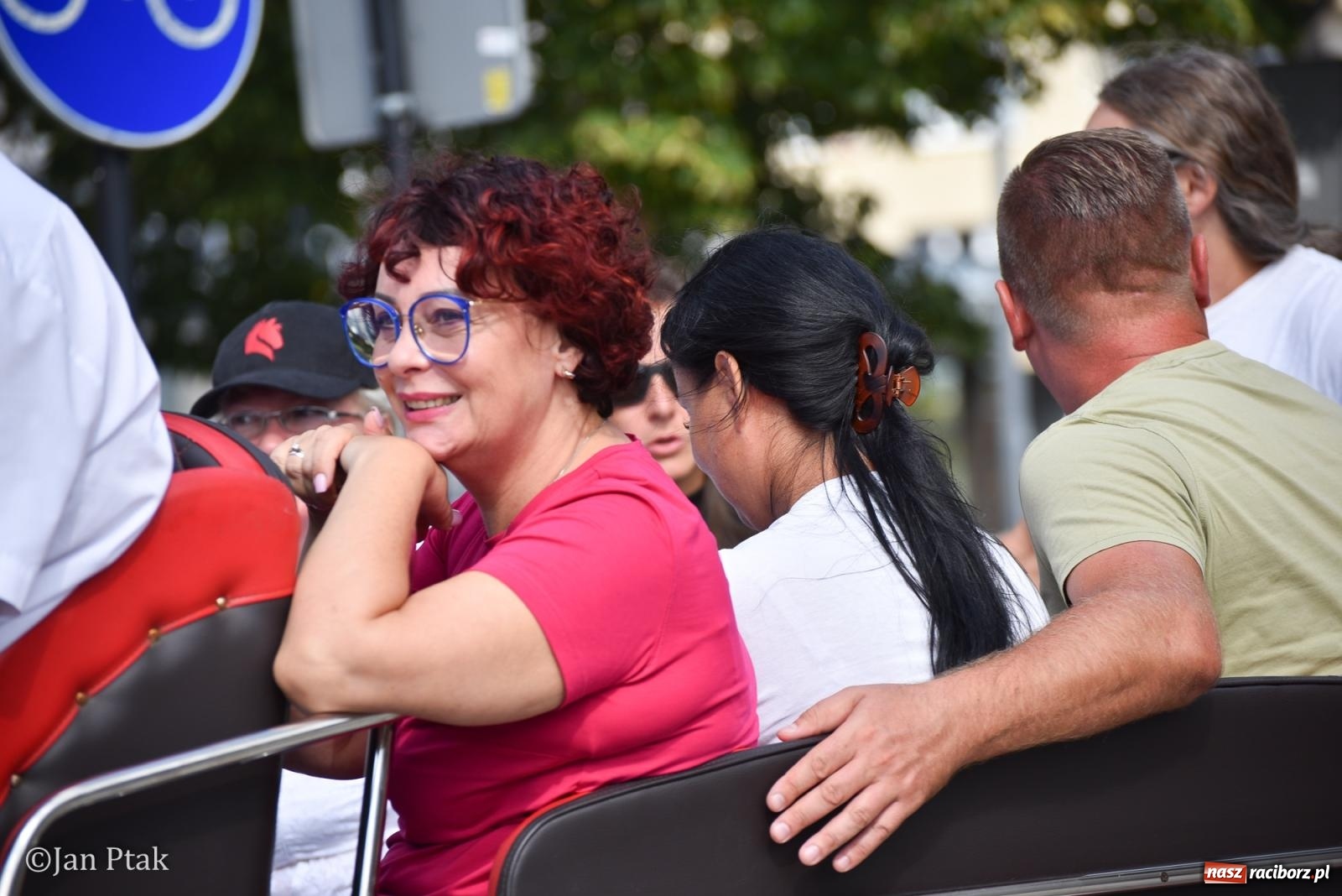 Zdjęcie w galerii na portalu naszraciborz.pl: Pogoń za lisem na Ostrogu. Tym razem kitę złapali Maria Szczyrba i Kacper Bizon wiadomości z regionu
