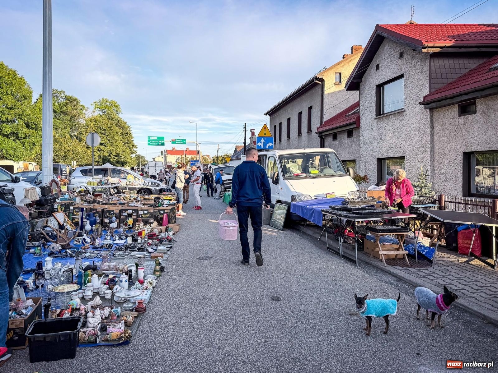 Zdjęcie w galerii na portalu naszraciborz.pl: Jarmark na granicy w Chałupkach. Sprzedawcy zjechali z całego regionu [FOTO i WIDEO] wiadomości z regionu
