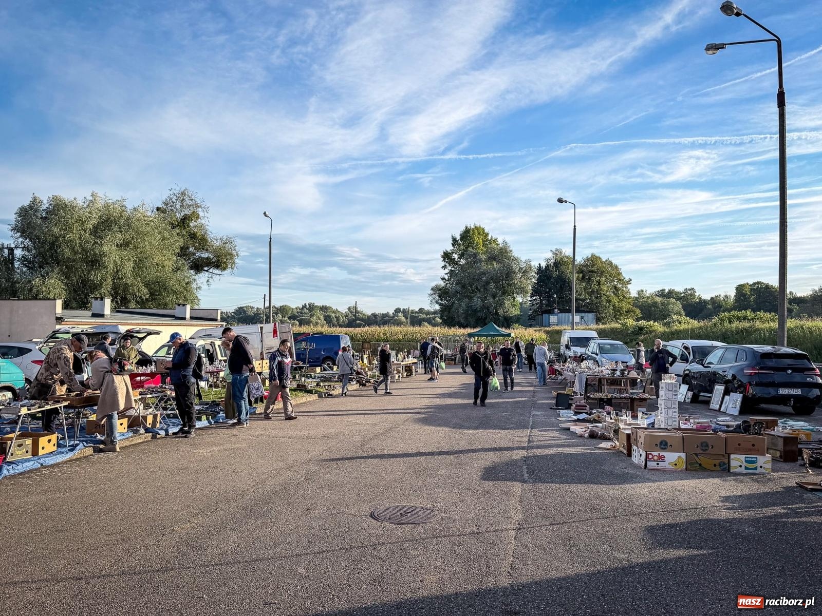 Zdjęcie w galerii na portalu naszraciborz.pl: Jarmark na granicy w Chałupkach. Sprzedawcy zjechali z całego regionu [FOTO i WIDEO] wiadomości z regionu