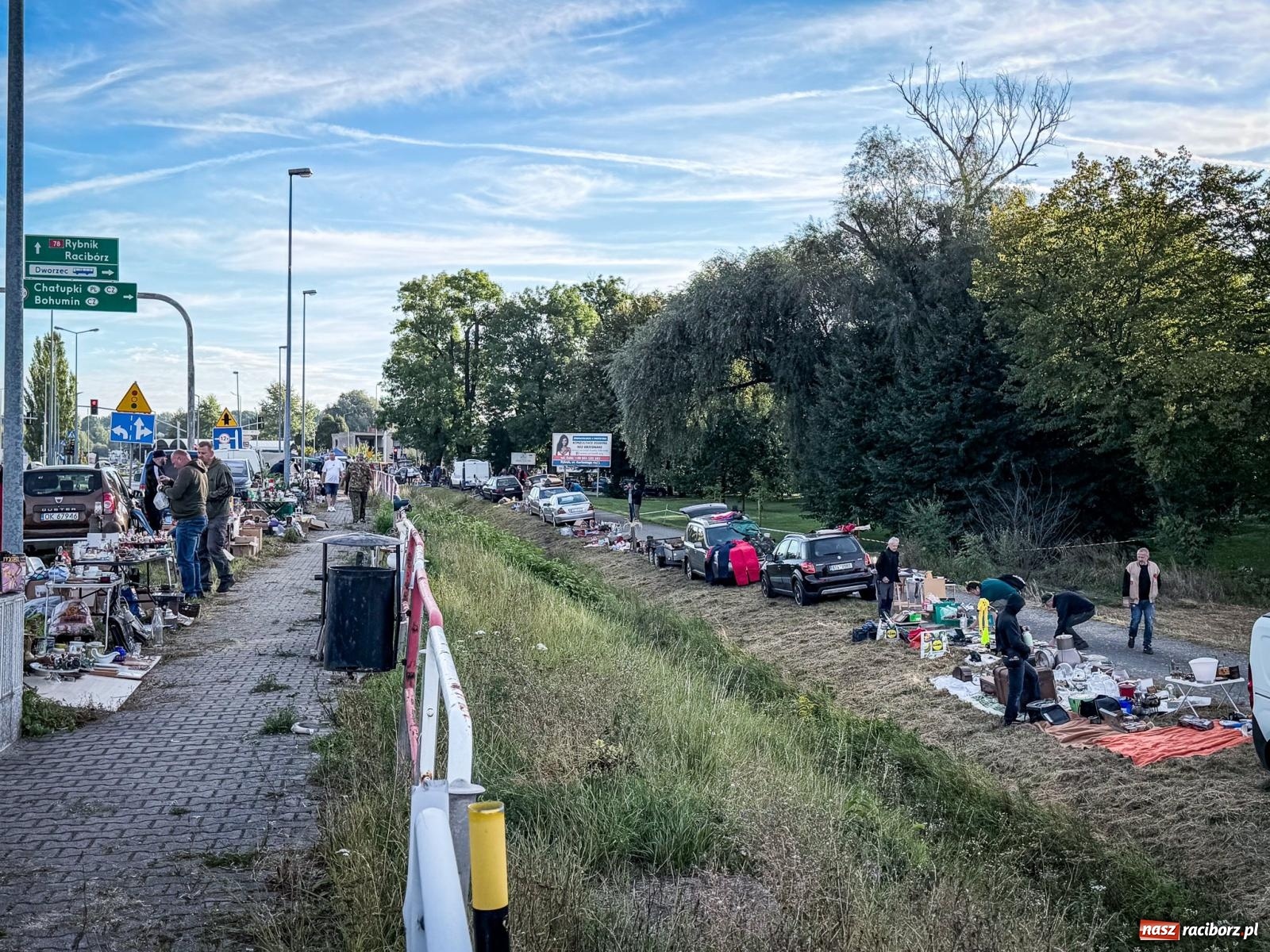 Zdjęcie w galerii na portalu naszraciborz.pl: Jarmark na granicy w Chałupkach. Sprzedawcy zjechali z całego regionu [FOTO i WIDEO] wiadomości z regionu