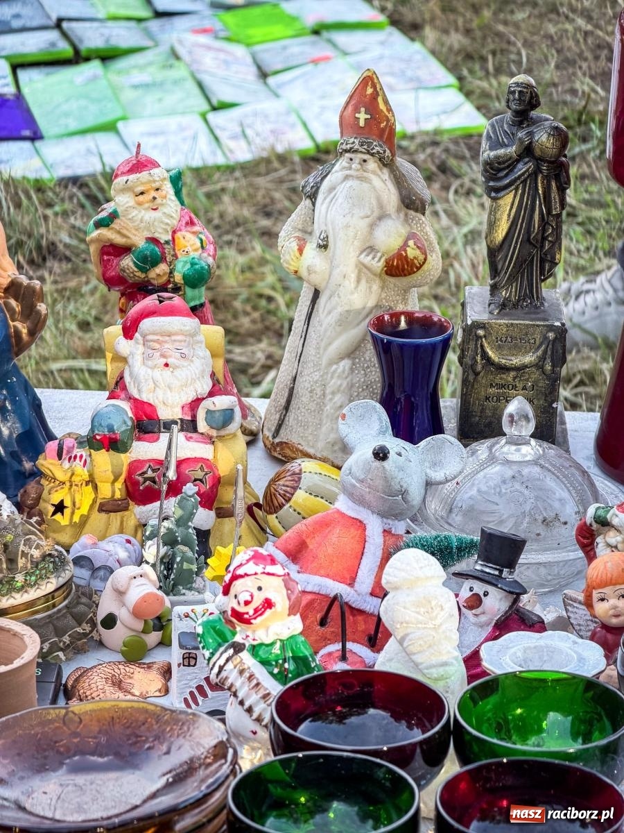 Zdjęcie w galerii na portalu naszraciborz.pl: Jarmark na granicy w Chałupkach. Sprzedawcy zjechali z całego regionu [FOTO i WIDEO] wiadomości z regionu