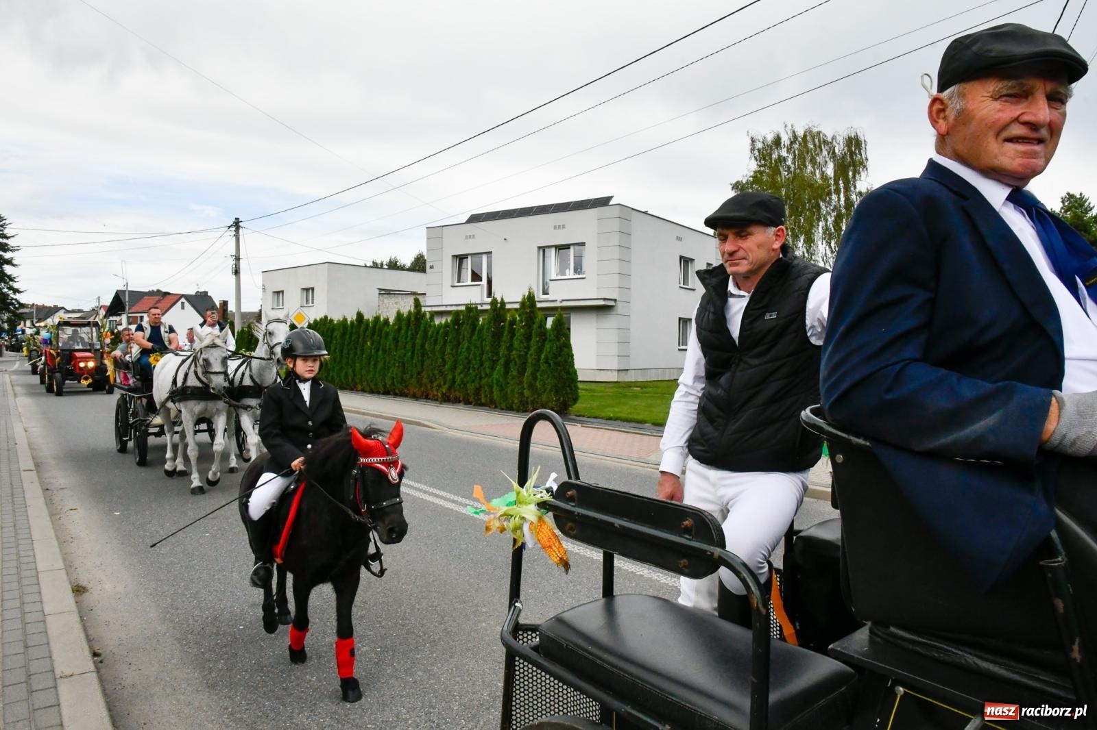 Zdjęcie w galerii na portalu naszraciborz.pl: Korowód w Pawłowie zamknął sezon dożynkowy [FOTO i WIDEO] wiadomości z regionu